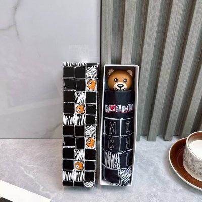 Moschino 莫斯奇诺 新款 五折 折叠晴雨伞 时尚原单代工品质 细节精致 看得见的品质 打破一成不变 色泽纯正艳丽！