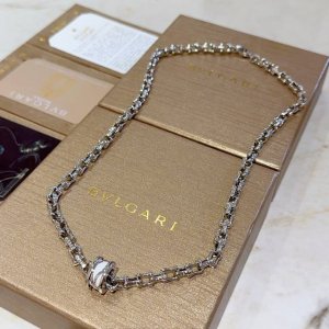 宝格丽项链V金材质 Bvlgari宝格丽 Divas Dream 系列 品相完美 细节无敌 那种独特的色泽完全无可挑剔 再缀以经典指环外形设计 简约之余却又优雅