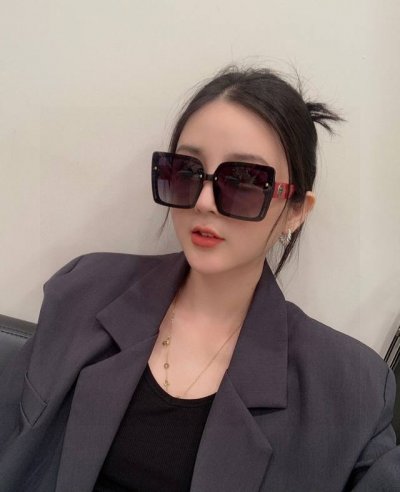 2025新款 爱马仕女士偏光太阳镜 宝丽来高清镜片高品质Tr-90镜框 时尚百搭！ 型号：H47701