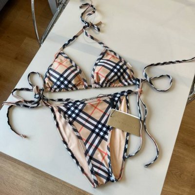 burberry巴宝莉经典英伦格泳衣 实物实在太美了 拍不出来它的美谁穿谁美 很值得入手 Sml Xl