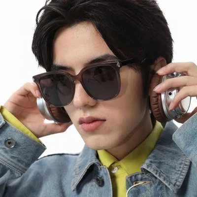 P100 Gucci 2025开春新款 潮流爆款 时尚方框偏光太阳镜 高品质 佩戴舒适 网红潮款墨镜 女士高清尼龙偏光太阳镜 高品质Tr镜框 型号：G77722