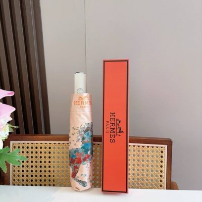 爱马仕 HermèS 新款 极品H家三折自动伞重磅呈现 以其精湛的工艺技术和源源不断的想像力 新涂层技术伞布 带来令人惊喜的遮光效果 让防晒及隔热性能更优保障