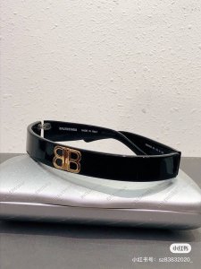 巴黎世家 Balenciaga 发捆 复古风 简单大方 大牌金质感饱满 搭配衣服超好看