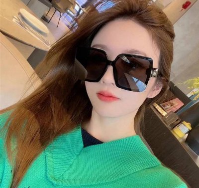 dior-迪奥 2025开春新款 潮流爆款 时尚方框偏光太阳镜 高品质 佩戴舒适 网红潮款墨镜 型号：D6227