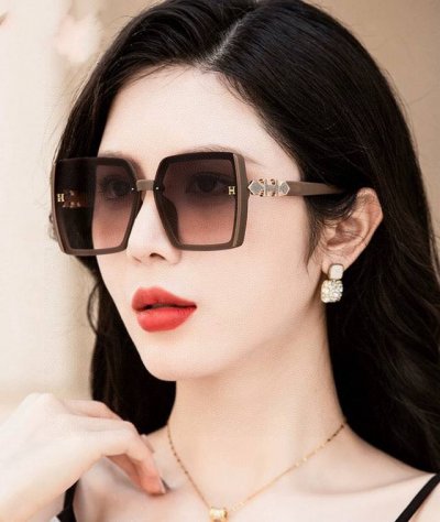 hermes 爱马仕 2025开春新款原版出货 网红超爆款经典奢华全球风 [亲亲] 时尚方框太阳镜 气质非凡 经典连体大框款式太阳眼镜[篮球] 顶级品质 奢华L
