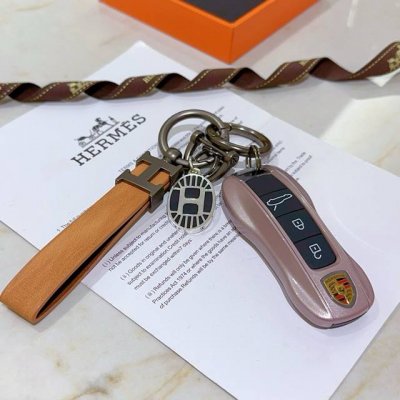新款Hermes爱马仕钥匙扣钥匙扣加厚版 铂金版。高级精工版 众多网红同款 爱马仕挂饰钥匙扣太考验师傅的手艺了 要确保每个细节都到位不简单 高端定制 男女同款