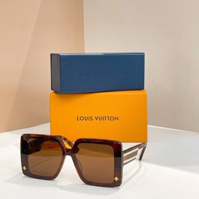 Louis Vuitto*Model Z6028E Size 67口14-145