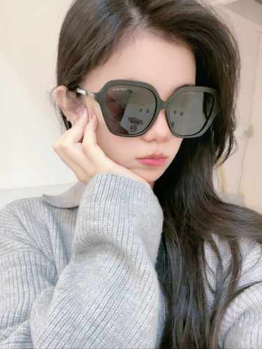 新品Chanel 香奈儿太阳镜以独特魅力和前卫风格诠释春夏最新眼镜，质感超好佩带舒适 型号：Ch6305