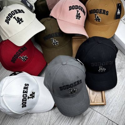 特价￥50。Ny。【配防尘袋】新品棒球帽！材质：纯棉！透气性好！春天挡风，夏天防晒必备单品！颜色大气！款式新颖别致好搭配衣服！实用性强，高端品质！随心搭配～真的