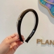 配包装P60 chanel（香奈儿）最新款小香珍珠发箍，新品巨显脸小头箍，网红爆款推荐 搭配高端双ＣLogo ，超精致时尚百搭！