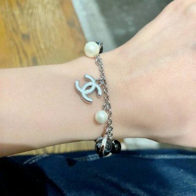 chanel香奈儿 中古 手链原版复刻Logo 小香家的款式真心无需多介绍每一款都超好看，精致大方，非常显气质