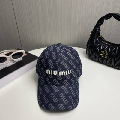 配防尘袋。 Miu缪缪 春夏新款高版本刺绣棒球帽，流行款男女通用