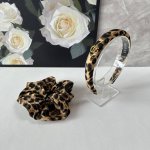特 两件套 配专柜包装 Gucci 古驰 最新爆款来啦豹纹两件套发箍发圈 优雅的Girl值得入手 非常好搭配 气质有品位 建议两个一齐佩戴 神奇的仙