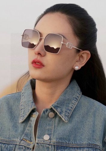 偏光系列 Lv大框太阳镜墨镜经典的方框设计 不挑脸型 无论搭配大衣还是连衣裙都非常显气质偏光镜片预防紫外线 型号 L6375