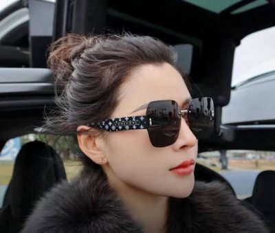 Lv 2025开春新款 潮流爆款 时尚方框太阳镜 高品质 佩戴舒适 网红潮款墨镜 型号 L3100