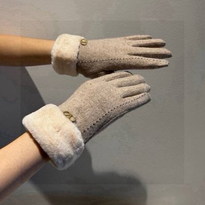 新款独家首发华伦天奴Valentino女款手套女士新款高档手套女神首选 不可错过穿带舒适码数 均码
