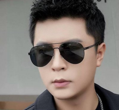 Gucc* 2025新款男女情侣款太阳Ip电镀永不褪色 卖点 超轻超有弹性整幅眼镜无螺丝重要的是压不坏 镜片 高清尼龙偏光镜片 型号 G1502