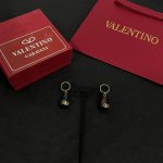 Valentino 华伦天奴 耳钉重磅新品火爆网络来了 简约大方 时尚百搭。