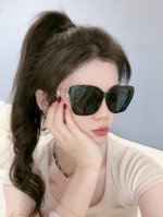 chanel大框太阳镜墨镜 经典的方框设计，不挑脸型，无论搭配大衣还是连衣裙都非常显气质太阳镜预防紫外线 型号：Ch95800