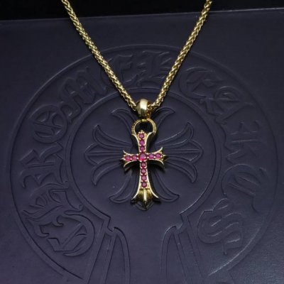 爆款推荐］ 克罗心黄金色项链，帅爆了最新款克罗心项链 造型不同的花纹设计风格 呈现出与众不同 十字架 童军花是克罗心的标志所以更经久不衰 正品打版Chrome