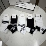 特 Chanel 香奈儿Ch新品女款袜子 一盒五双 轻薄柔软舒适透气 提花经典Logo 炒鸡Nice 大牌出街 潮人必备超好搭
