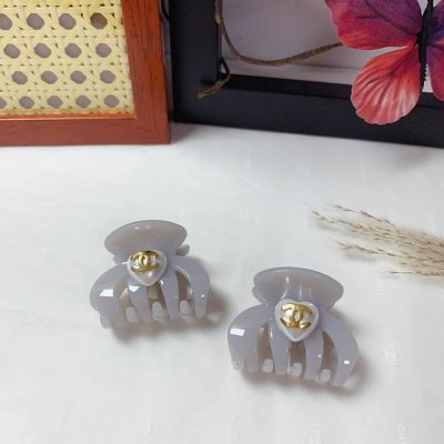 P70 Chanel小香 Chanel发夹 爱 珍珠Logo抓夹韩版小边夹 精致小仙女必入单品 宝藏款 闭眼入推荐款 一对