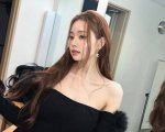 204586 我们出品 王鸥同款，Zp6890，认准唯一一家真正购入Zp开发的量大咨询客Fu Ch Nel最新款双C满钻耳钉 镶嵌施华洛世奇钻，非常闪，非常仙电