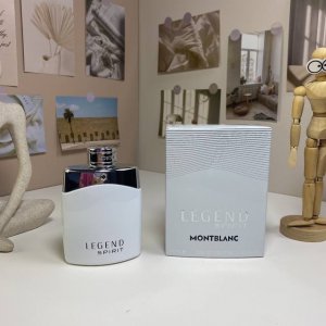 高端品质 万宝龙灵动传奇100Ml Montblanc Legend Spirit, 2016 品牌：万宝龙 属性：男香 香调：芳香木质调 前调：葡萄柚香柠檬粉