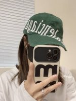 balenciaga巴黎世家新款刺绣Logo棒球帽 很酷的色系 男女佩戴都有不同Style 第一批抢先出货 巴黎粉必入款