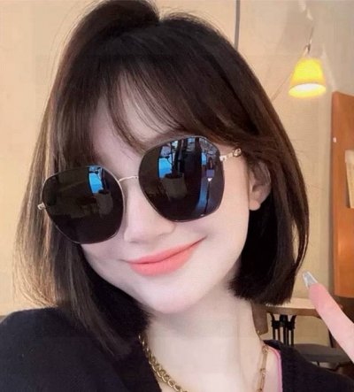 p80 Dior2025官方新款 众多明星同款[色]新款大框偏光墨镜 宝丽来超清加厚太阳镜型号：Cd0823