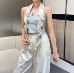 2025春季新款丝巾抢不到别哭 围上秒变高级姐妹们 2025春季新款丝巾来啦 18Mm顶级真丝双面同色90方巾 这次的设计真的绝了 高级感拉满 围上立马气质翻排
