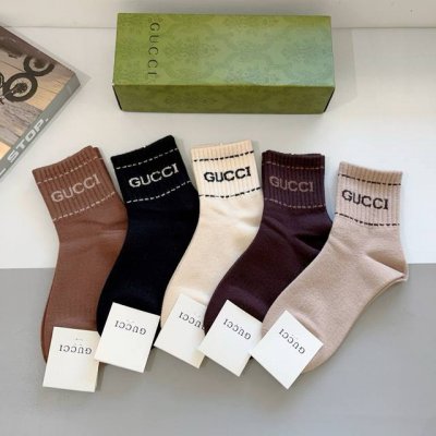 配包装 P60 一盒5双 Gucci 古奇 超火爆高版本羊绒面料经典中筒袜子，个性时尚百搭款，！你值得拥有哦超柔软材质舒适透气，时尚百搭款