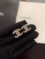 Ch*Nel 超经典系列满钻C耳钉 一致Zp材质
