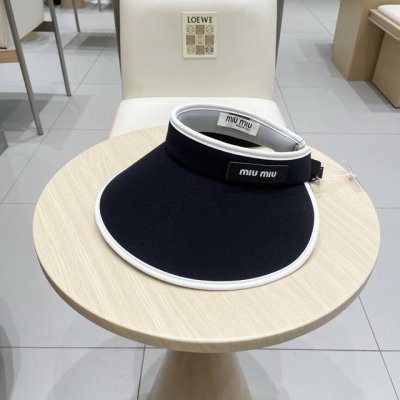 Miumiu 缪缪 夏季空顶帽，跑步遮阳防晒两不误，夏季必备单品，戴着不闷热，非常有活力的一款，超级无敌好看