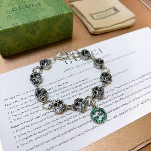 2025古驰新品手链出炉 Gucci古驰手链最新款的经典款 精致无论款式 质感 都是绝对的顶尖Feel 只要看一眼就懂了 认准花纹Logo链身 原版Logo 超