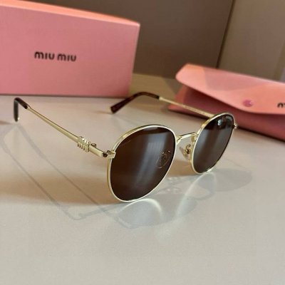 100￥ miumiu缪缪超A超精致的一款金属小框墨镜带上她你就是街上最 的仔 女孩