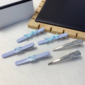 ysl圣罗兰 Chanel小香 糖果色Logo边夹刘海夹压夹日常精致小单品 气质百搭小仙女必入单品 宝藏款 闭眼入推荐款 一对