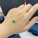 Apm Monaco官方孔雀石爱心可调节手链女饰品送女友生日礼物。
