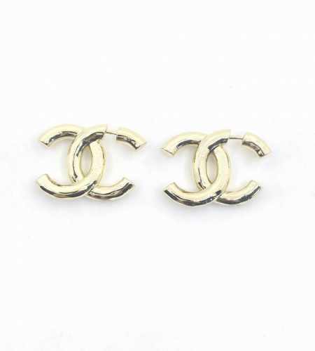 Chanel 最新款双C竖款耳钉 一致Zp黄铜材质