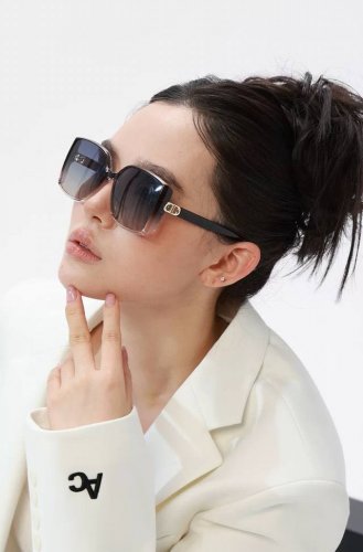 Dior 2025新款潮流爆款 时尚方框太阳镜 佩戴舒适 网红潮款墨镜 女士高清加厚偏光太阳镜 高品质Tr镜框 型号Cd0751