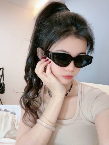 Chanel太阳镜墨镜 经典小框设计，不挑脸型，无论搭配大衣还是连衣裙都非常显气质太阳镜预防紫外线 型号：Ch55800