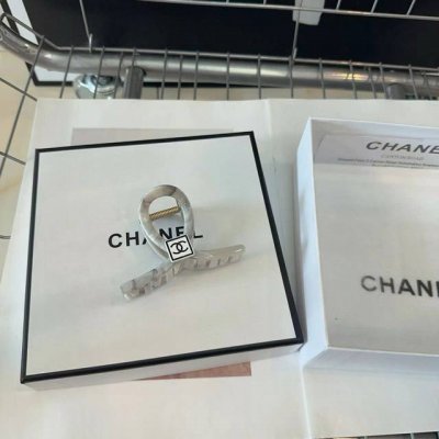 配包装盒 chanel 香奈儿 最新小香抓夹 简单实用 时尚潮流 小仙女必备