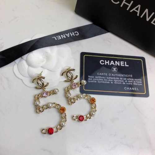 Zp打版 小香 Chanel 5字耳钉 优雅大方精工设计 雕刻 非常修饰脸型 青春活力 一眼就被这款吸引了 非常漂亮的颜色搭配 时尚又俏皮