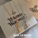 Vivienne Westwood西太后土星项链！英国时装设计师，时装的朋克之母！时尚潮流风格，品质强大，超美的设计！简约大气刺绣logo精致这个款不用担心不好