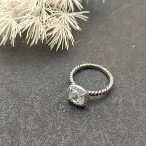 David Yurman 四爪四方钻戒指，白钻款 尺寸：美号，6-7-8-9，四个号 编号Dyjz-079