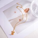 项链 耳环 英国代购 Vivienne Westwood薇薇安西太后土星 项链耳钉优雅大方精工设计 非常修饰脸型 青春活力 一眼就被这款吸引了 非常漂亮的颜色搭