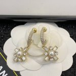 香奈儿耳钉热销款爆上新一致Zp 专柜正品 Chanel22 淡金满钻耳钉 同步专柜独家高端品质实拍图代购级别做工精致细腻重工版本超级仙女唯美的一款做工超级细心无