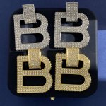 P100大号 巴黎世家Balenciaga欧美夸张走秀款满钻U形耳钉挂双B字母标志耳环 黄铜材料电镀18K金 2个色：金色 银色