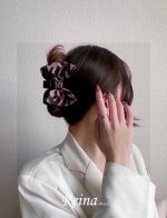 配包装 Fendi 芬迪 新款发夹，亚克力抓夹，超精美边，女神必备单品，非常百搭，时尚潮流！