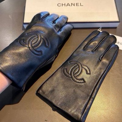 2025新款独家首发触屏手套 Chanel香奈儿 原单品质 官网同步女士新款高档羊皮手套女神首选 不可错过百分百选用进口羊皮 皮质细腻柔软 认准进口羊皮特有手感